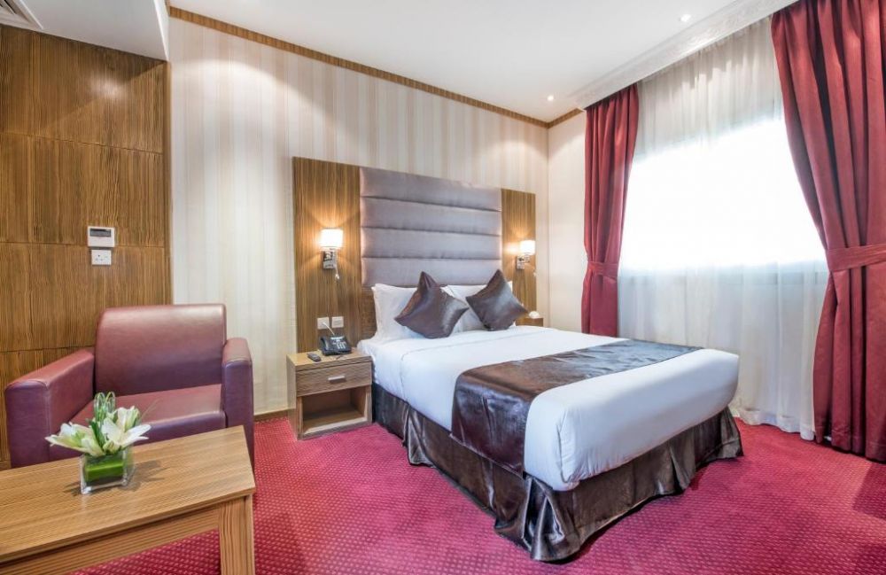Deluxe Room, Royal Tulip Hotel Dubai 3*