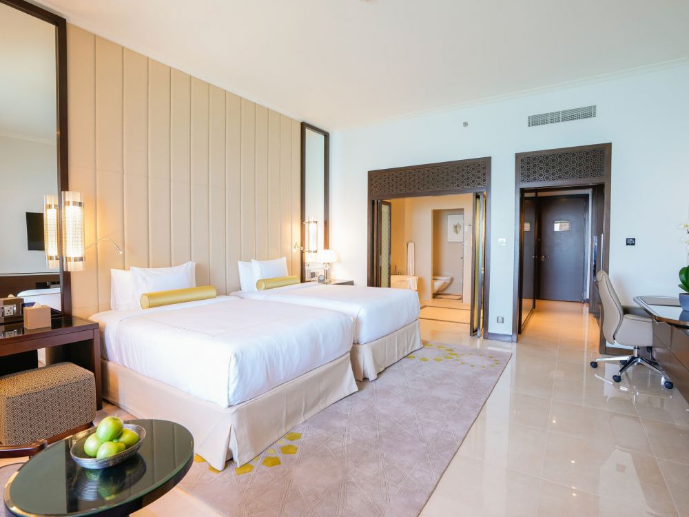 Two Bedroom Family Room Courtyard / Corniche View, Rixos Marina Abu Dhabi 5*