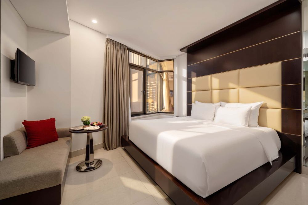Superior City View, Holiday Beach Hotel Danang 4*