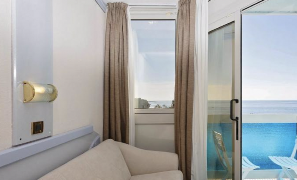 CLASSIC ROOM WITH FRENCH BED AND BALCONY SEA VIEW, Hotel Plavi Plava Laguna 3*