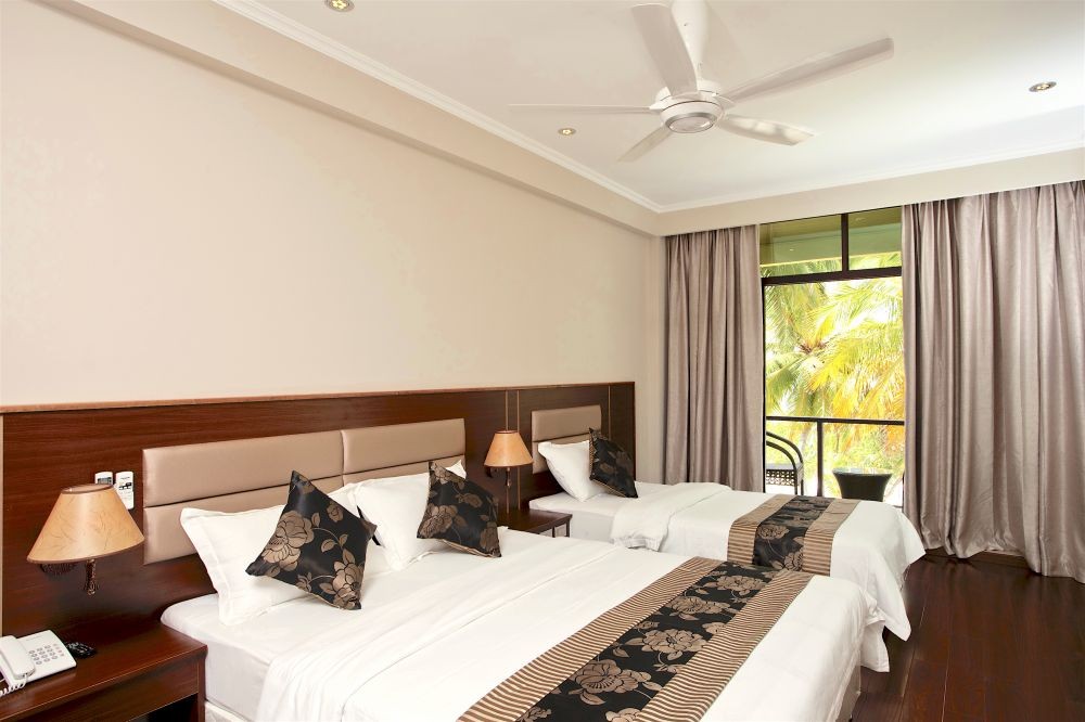 Deluxe Triple Room with Balcony and Sea View, Kaani Beach Hotel 1*
