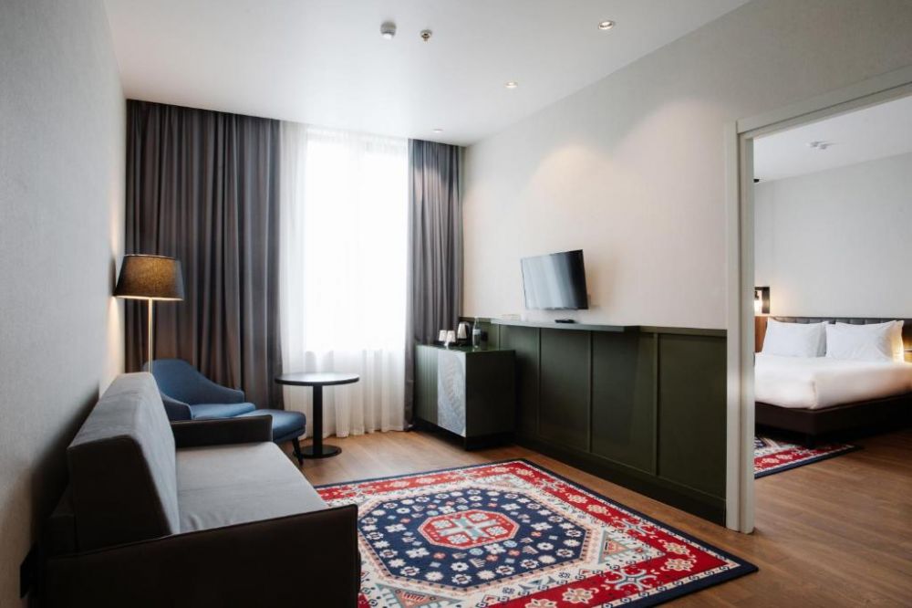 One Bedroom Suite With Living Room, Holiday Inn Telavi 4*