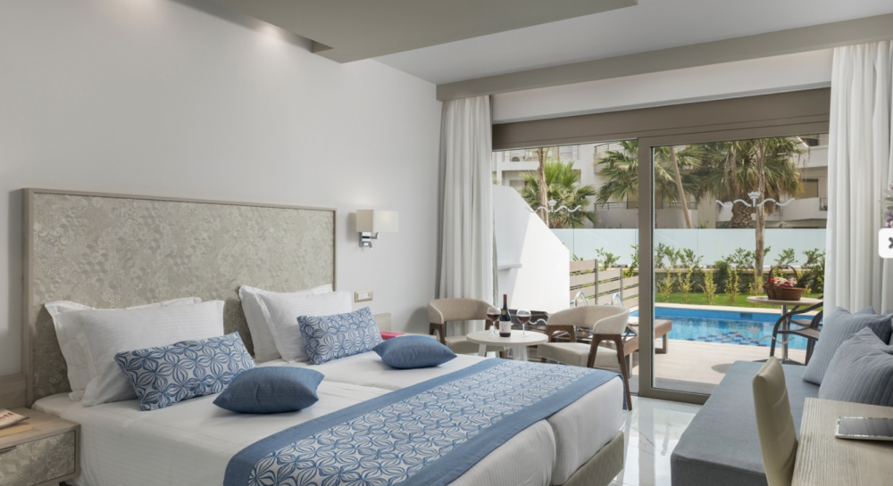 Single premium room with private pool, Vantaris Blue 4*