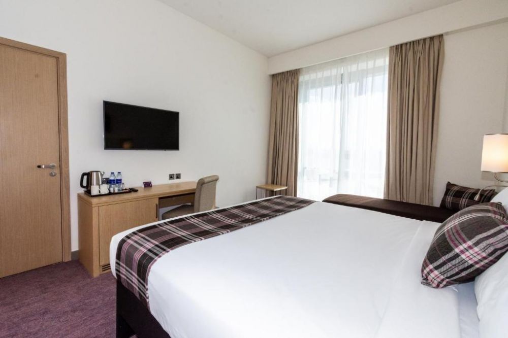 Standard Room, Premier Inn Dubai Dragon Mart 3*