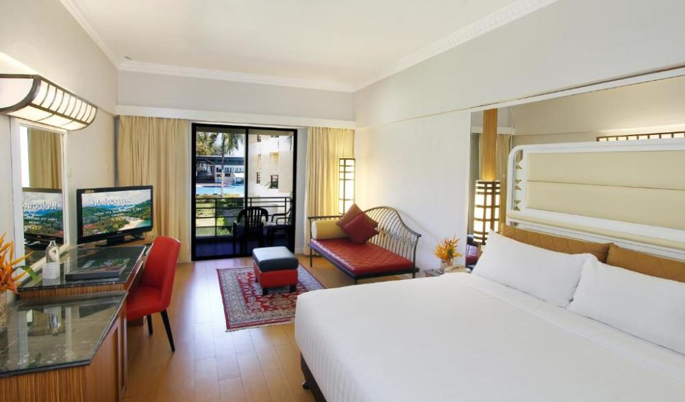 Deluxe Room, Holiday Villa Beach Resort & Spa 4*