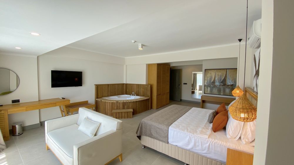 Deluxe king room, Yalipark Beach Hotel 4*