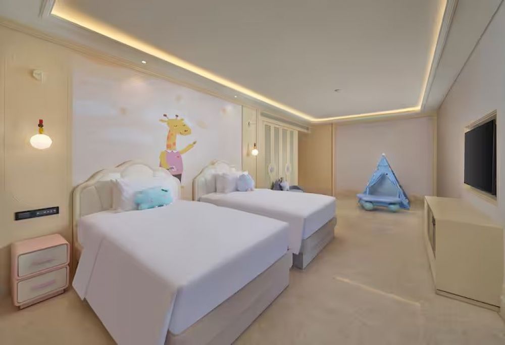 Twin Family Room, DoubleTree by Hilton Sanya Bay 3*