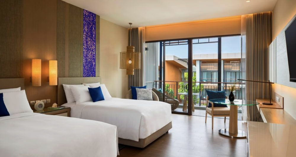 Guestroom Balcony, Renaissance Pattaya Resort & SPA 5*