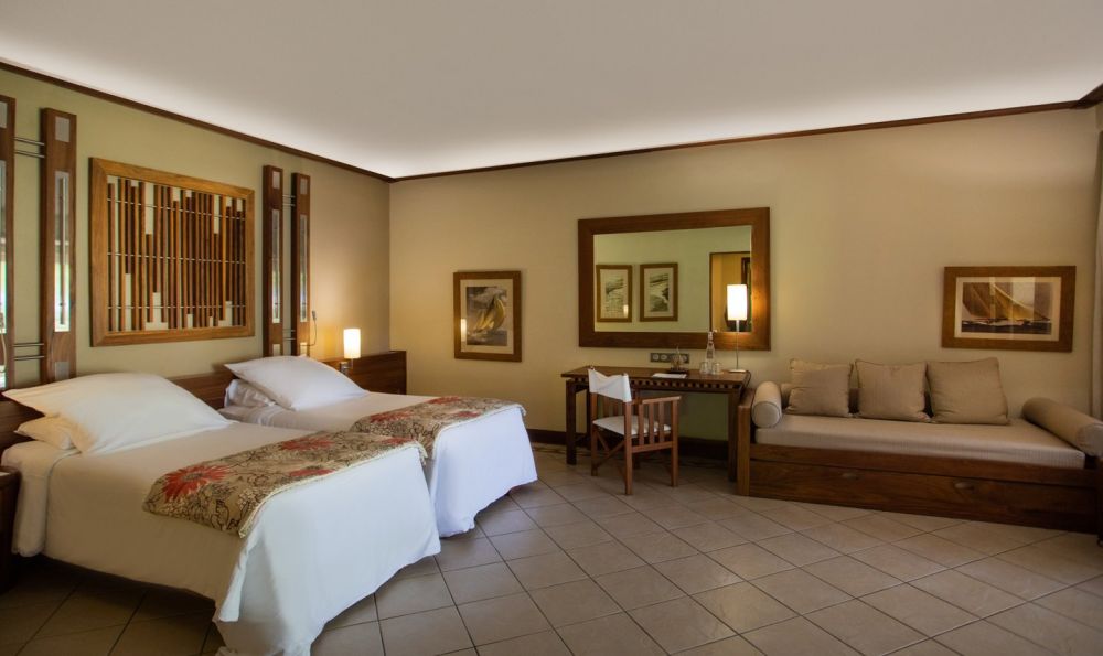 2-Bedroom Family Suite, Paradis Beachcomber Golf Resort & Spa 5*