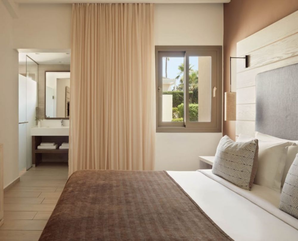 One Bedroom Suite Bungalow Swim Up IV, Mare Ayia Napa 5*