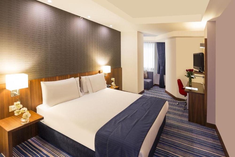 Deluxe Room Partly Bosphorus View, Taxim Express Hotel 4*
