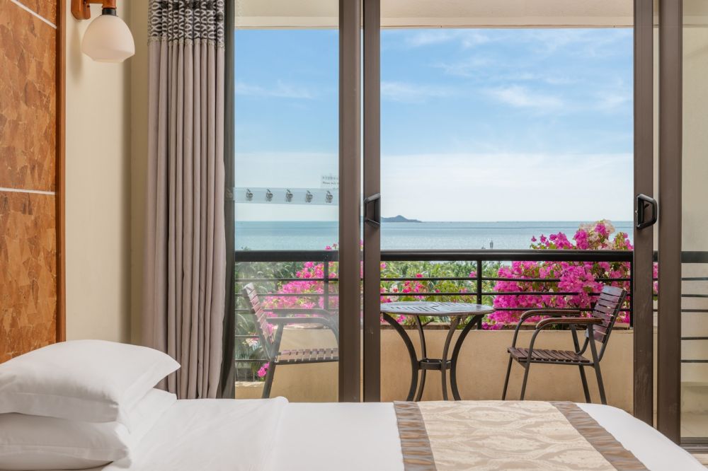 Deluxe Ocean View Room, Palm Beach Resort 4*