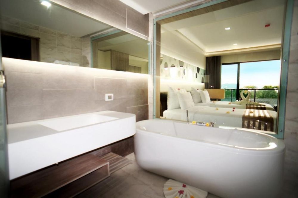 Superior Room Chic Tower, Discovery Beach Hotel 4*