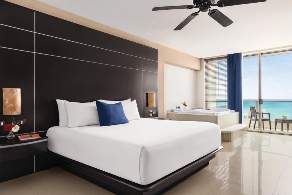 Premium Suite with Jacuzzi, Seadust Cancun Family Resort 5*