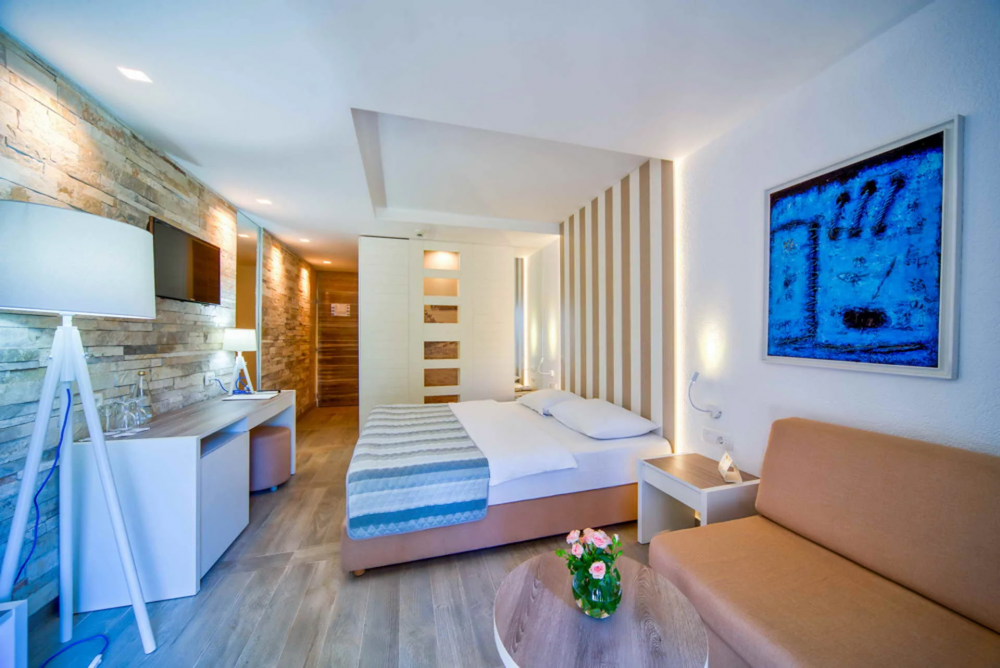 Standard Double Room With Extra Bed, Aleksandar Budva 4*
