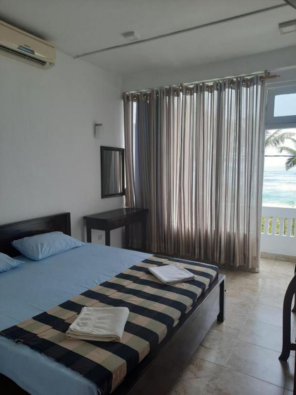 Deluxe Room A/C, White Surfing Habaraduwa 1*