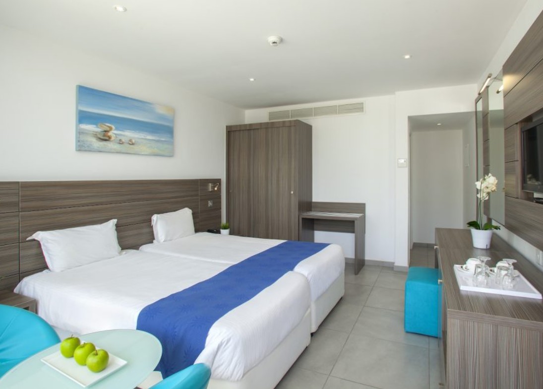 Superior Terrace Pool View, Limanaki Beach Hotel & Suites 4*
