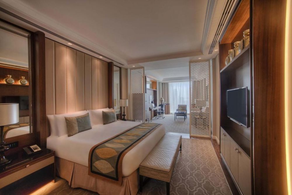 Junior Suite City View, Taj Dubai Hotel 5*