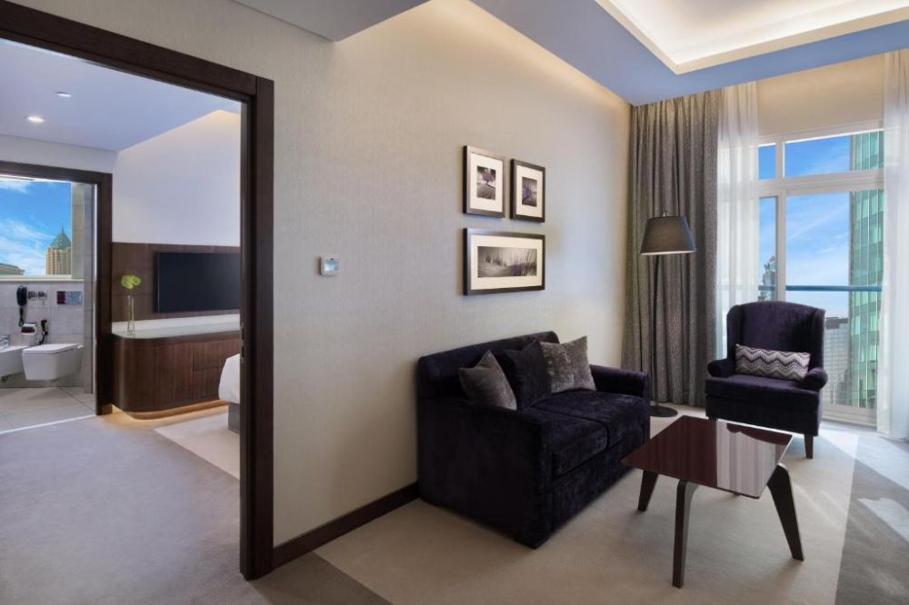 Junior Suite, Radisson Blu Hotel Dubai Waterfront 5*