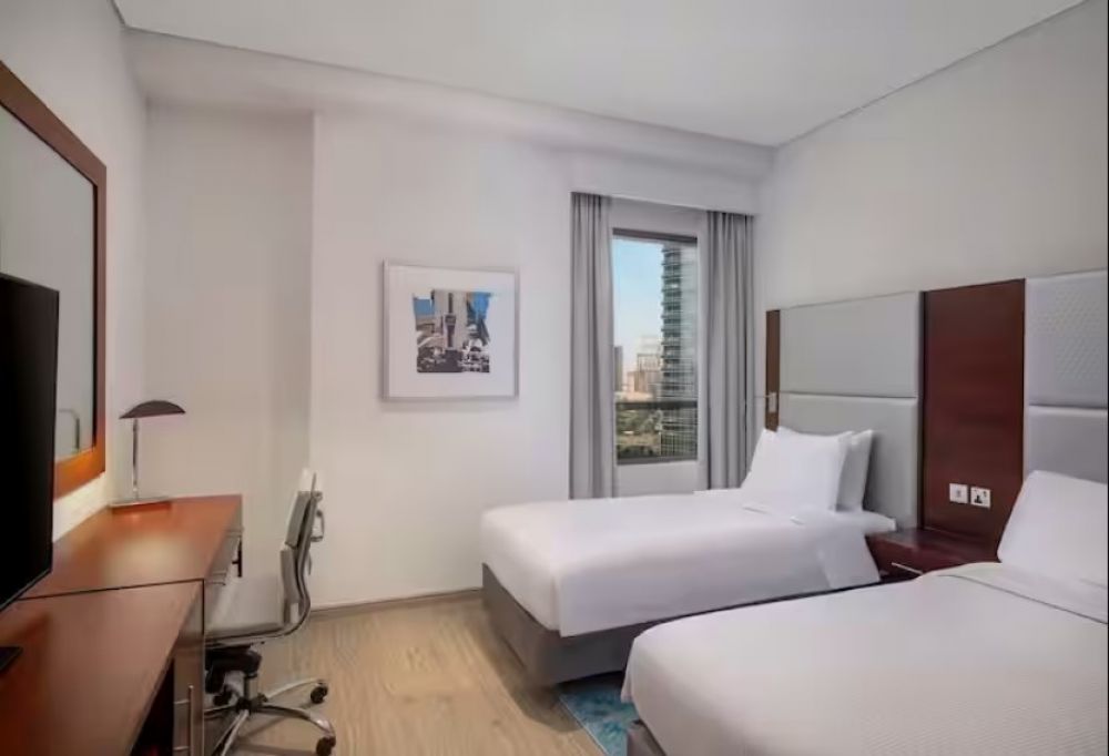 Three Bedroom Family Suite With Sea View, Hilton Dubai The Walk 4*