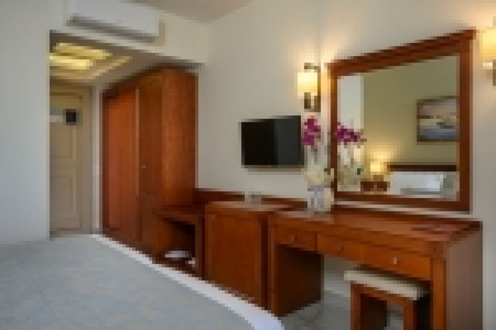 Family room with garden view, Vantaris Palace 4*