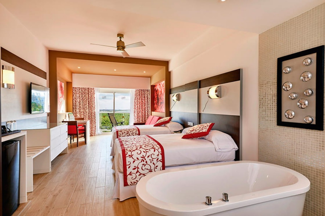 Junior Suite/Partial Ocean/ Ocean View, Riu Palace Costa Mujeres 5*