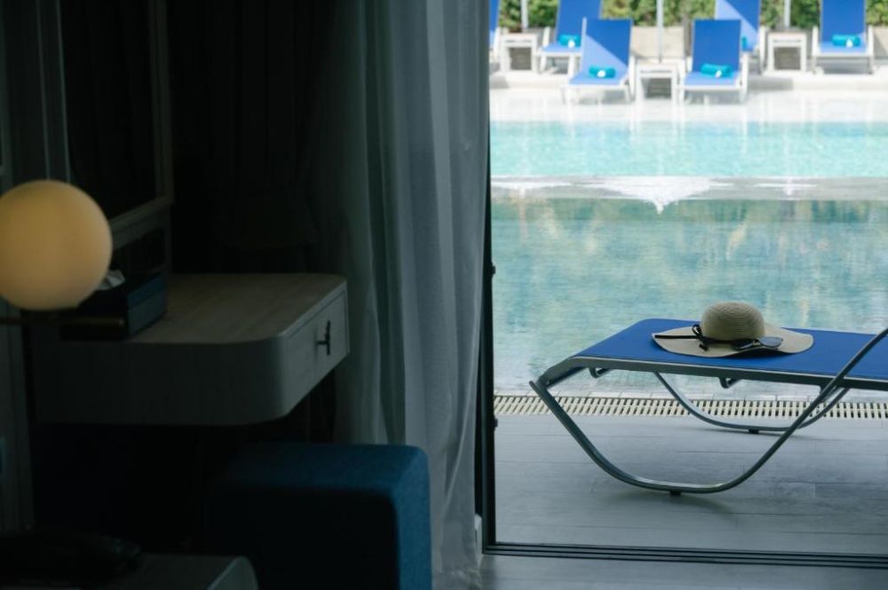 Deluxe Pool Access, Seabed Grand Hotel Phuket 5*