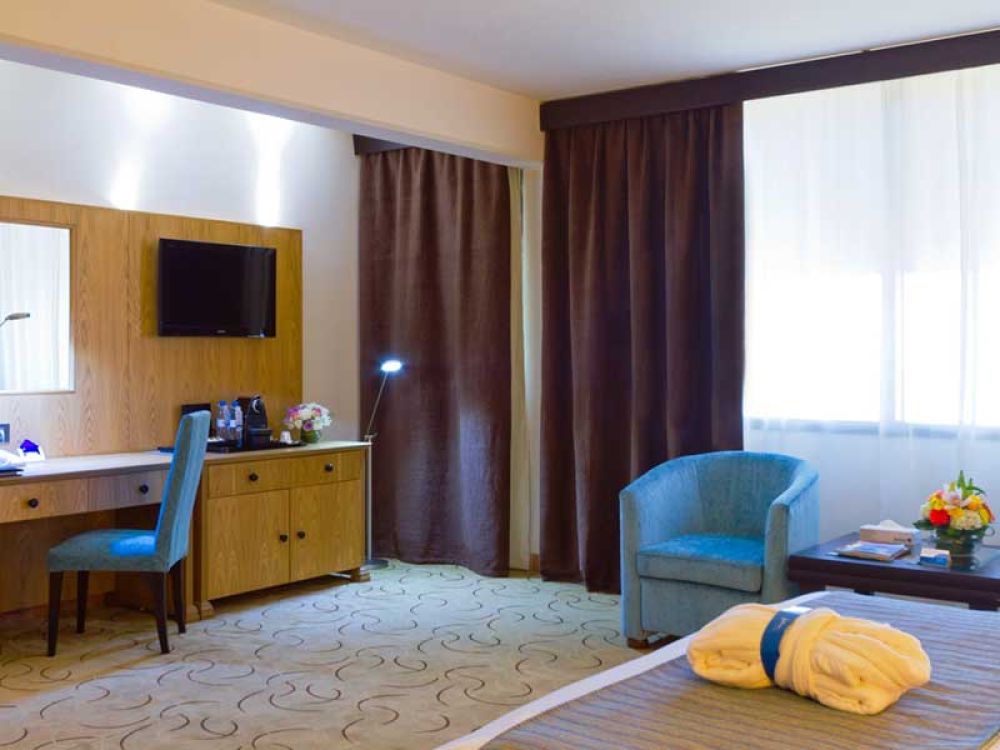 Premium Sea View Room, Radisson Blu Resort Sharjah 5*