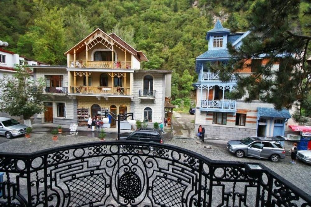 Ambassador Suite, Golden Tulip Borjomi 4*