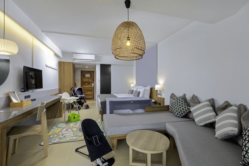 Happy Baby Studio, Sunwing Kamala Beach 4*
