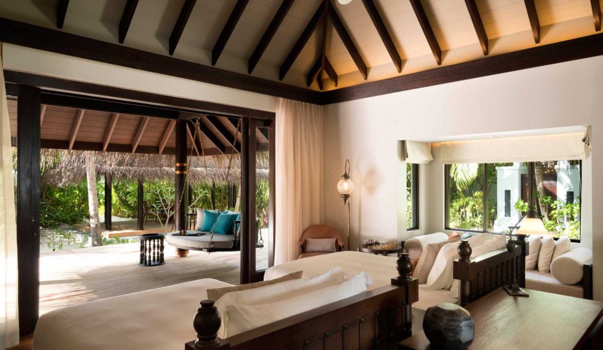 Three Bedroom Beach Pool Residence, Anantara Kihavah Villas 5*