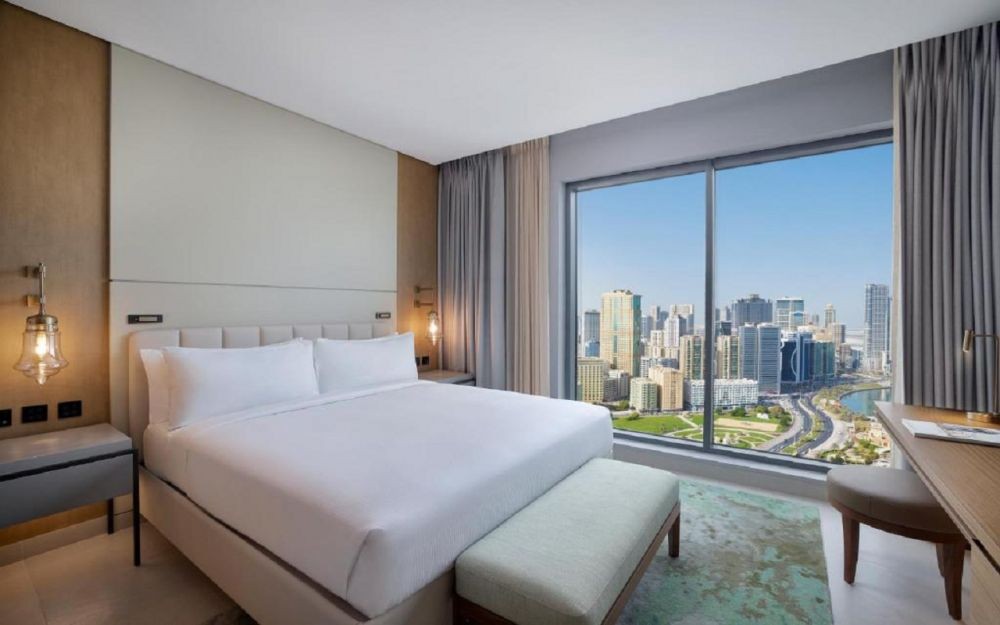 King 1 Bedroom Corner Apart, Doubletree by Hilton Sharjah Waterfront Hotel 4*