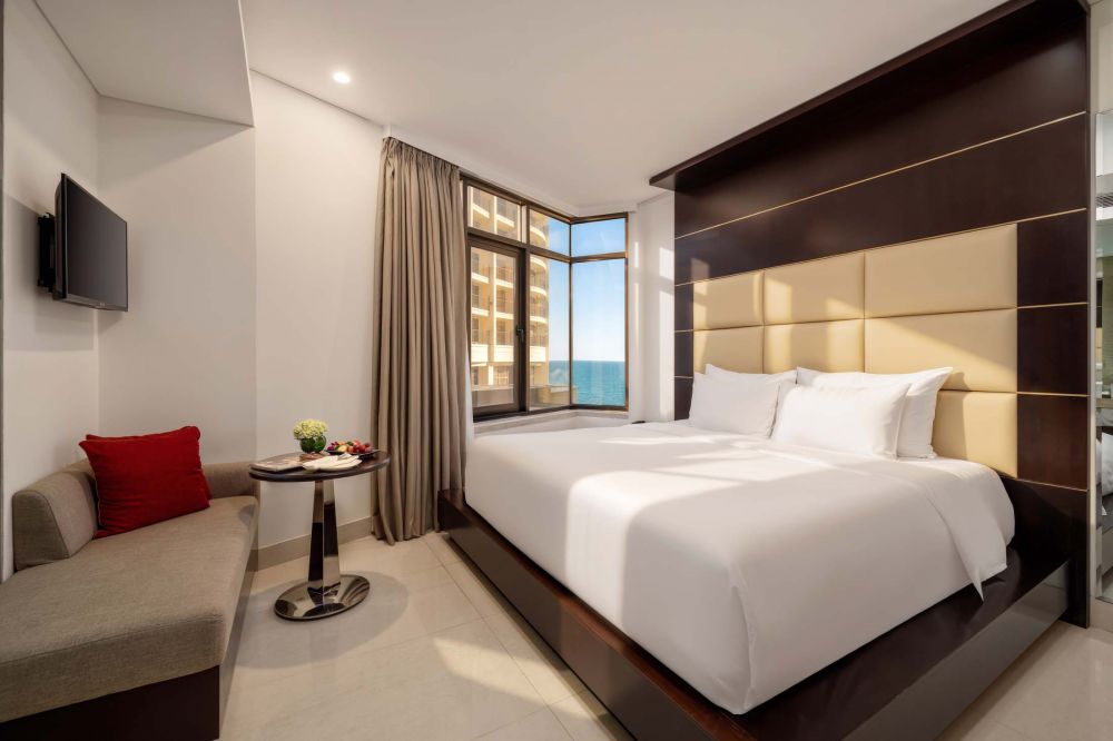 Senior Deluxe, Holiday Beach Hotel Danang 4*