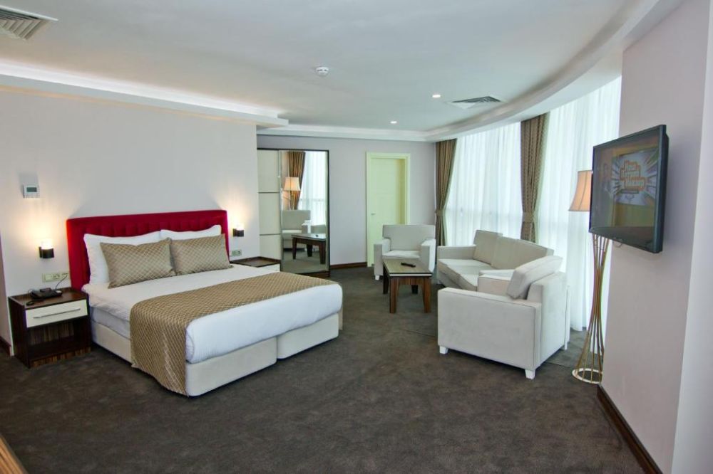 DBL/TWIN Deluxe King Bed, Sky Tower 5*