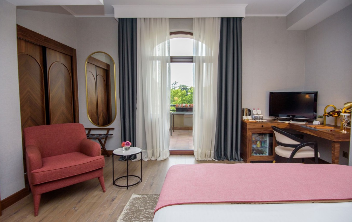 Deluxe, Tiflis Palace 4*