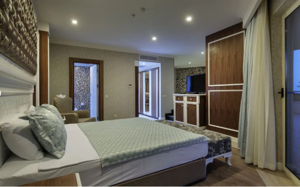 Honeymoon Suite, Crystal Sunset Luxury Resort 5*