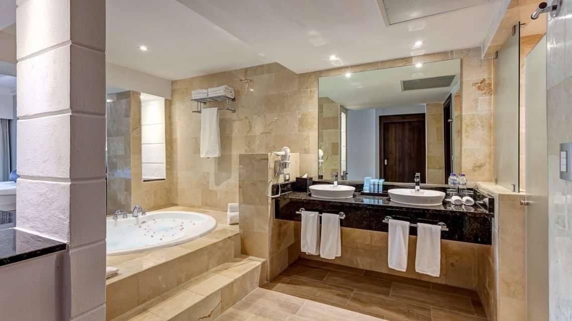 Luxury Presidential Jacuzzi One Bedroom Suite Diamond Club, Royalton Splash Punta Cana 5*