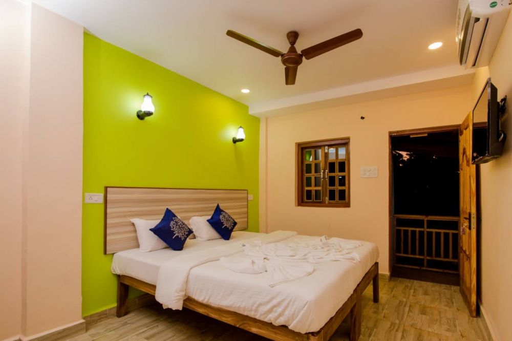 Deluxe AC Cottages, TP Beach Resort 3*