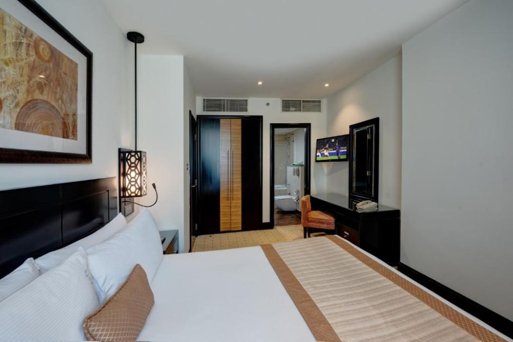 One Bedroom Suite, Holiday Inn Dubai Al Barsha 4*