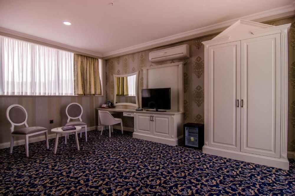 Corner Suite Room, Ramada by Wyndham Baku 5*