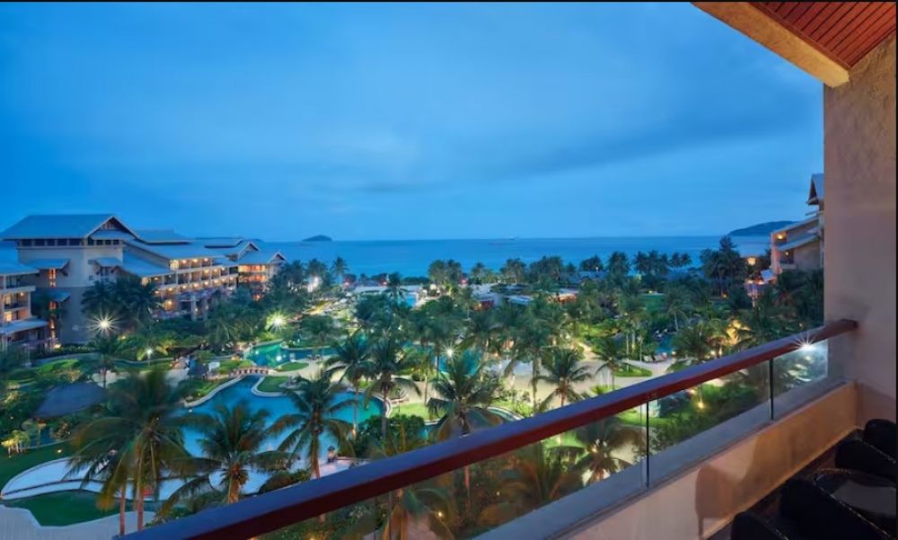 Double Balcony Deluxe Ocean View Suite, Hilton Sanya Resort & Spa 5*