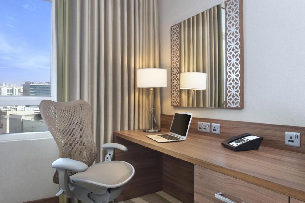 Guest, Hilton Garden Inn Dubai Al Muraqabat 4*