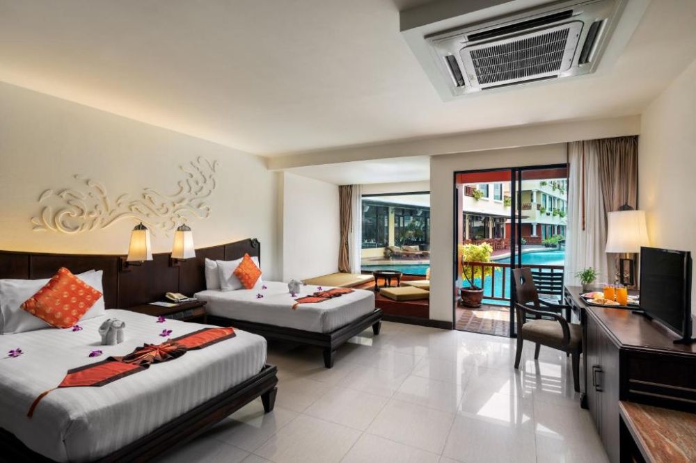 Deluxe Pool Access, Patong Paragon Hotel 4*