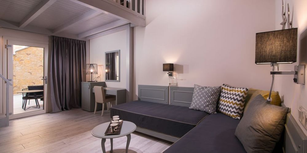 Duplex Suite, Neikos Mediterraneo Luxury Suites 3*