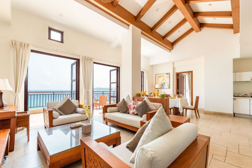 Supreme Three-Bedroom Suite with Ocean View and Kitchen, Aegean Suites Sanya Yalong Bay Resort 5*