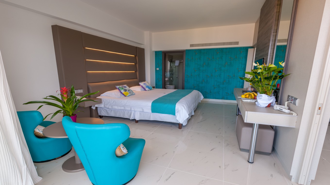 Suite, King Evelthon Beach Hotel and Resort 5*