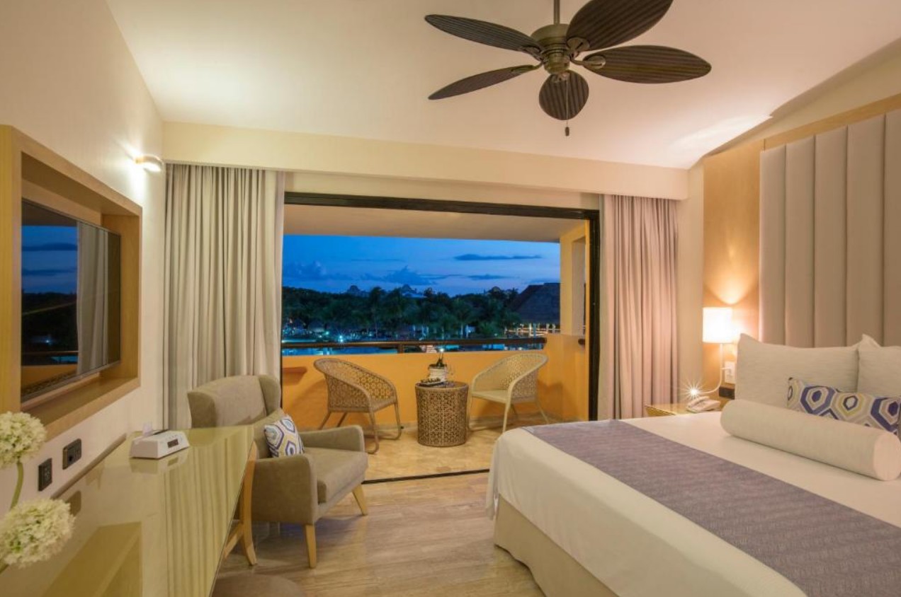 Suite, Grand Palladium White Sand Resort & Spa 5*