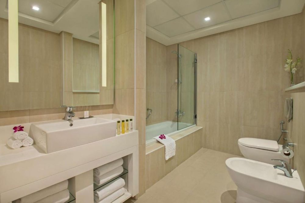 1 Bedroom Family Suite, DoubleTree by Hilton Dubai Jumeirah Beach 4*