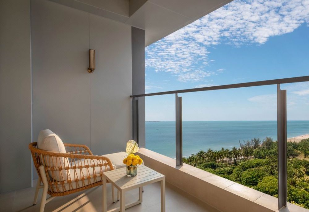 2 Double Standard Ocean View with Balcony, Voco Sanya Bay 5*