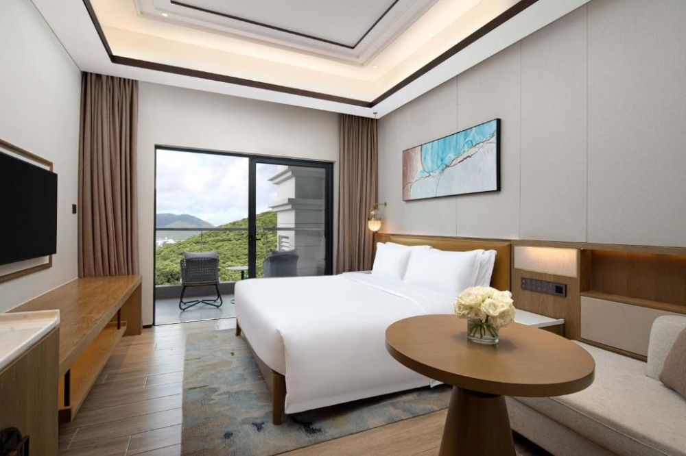 Standard King Moutain View, Holiday Inn & Suites Sanya Yalongbay 5*
